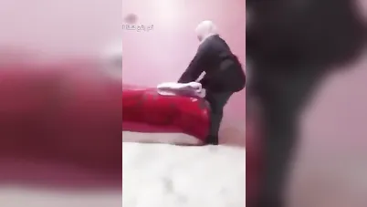 شاب هايج يركب لبوة محجبة وصاحبه يصور سكس مصري xnxx