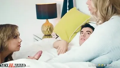 Xlxx سكس مترجم - الأم تعلم ابنها وحبيبته الجنس