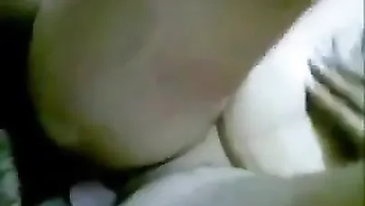 علاقة بين رجل اعمال و فتاة مراهقة سكس مصري