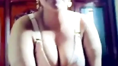 ميلف مصرية مربربة تقول لحبيبها متجيبش في فمي سكس مصري