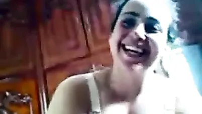 ميلف مصرية مربربة تقول لحبيبها متجيبش في فمي سكس مصري