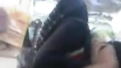 شاب مصري يداعب صديقته المحجبة في العمل سكس مصري xnxx