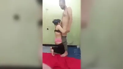 سمر المتناكة تمص زب فحلها سكس مصري xnxx