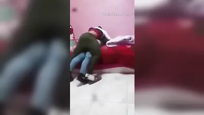 شاب مصري هيجان يزنق صاحبته المحجبة ويركبها سكس مصري xnxx