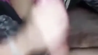 جوزها مسافر وجايبه عشقيها تمصله سكس مصري