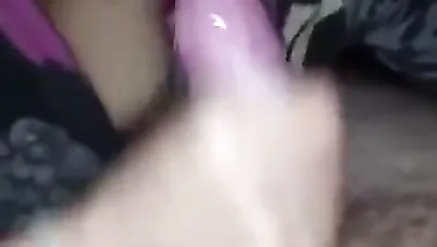 جوزها مسافر وجايبه عشقيها تمصله سكس مصري