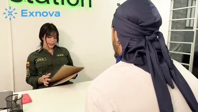 الضابطة تمارس الجنس مع السجين بزبه الكبير سكس اجنبي