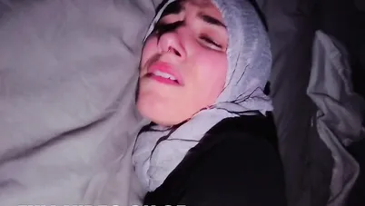 صديقة اختي المسلمة تتسلل الى غرفتي لأنيكها سكس محجبات