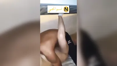 ثلاث شباب عاملين حفلة على بنت سكرانة ينيكوها وهي في عالم تاني سكس عربي xnxx