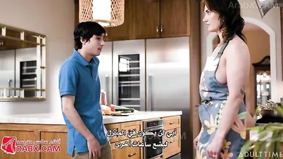 سكس مترجم - مفاجأة أمي على العشاء - سكس امهات xnxx