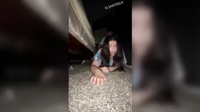 بنت مصرية شرموطة تتناك على الأرض من صاحبها العنتيل سكس مصري xnxx