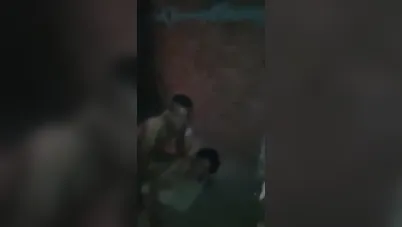 شاب هايج ينيك بنت في الخرابة سكس مصري