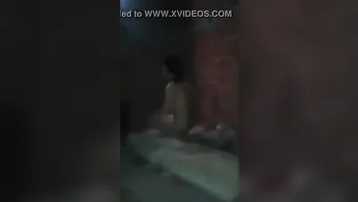 شاب هايج ينيك بنت في الخرابة سكس مصري