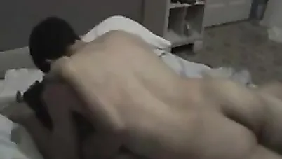 سهرة بنت هايجة مع حبيبها ينيكها ويكيفها وهي سايحة عالآخر سكس مصري xnxx