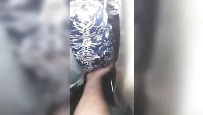 شاب متحرش يبعبص ميلف جامدة في المواصلات الجزء الثالث سكس مصري