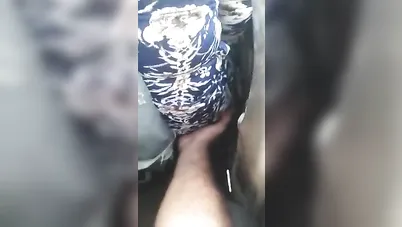 شاب متحرش يبعبص ميلف جامدة في المواصلات الجزء الثالث سكس مصري