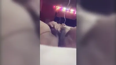 ميلف هايجة تلعب في كسها المبطرخ سكس نودز مصري