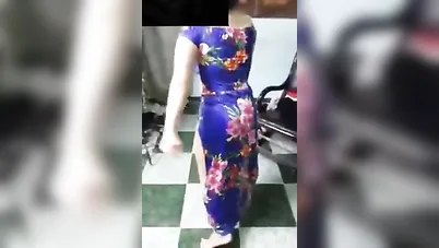 لبوة تعرض جسمها الفاجر وتتشرمط على عشيقها سكس نودز مصري xnxx