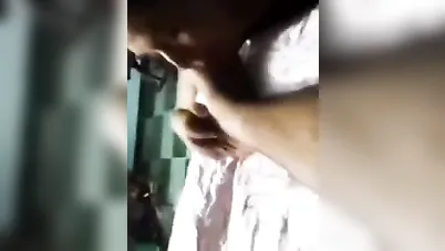 لبوة تعرض جسمها الفاجر وتتشرمط على عشيقها سكس نودز مصري xnxx