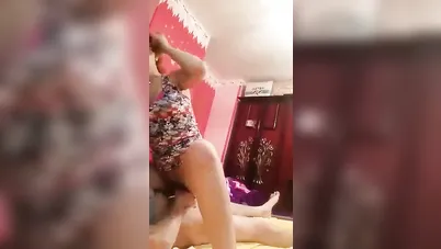 شرموطة شقراء تركب الزب وتبلعه كله في كسها سكس مصري xnxx