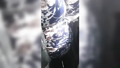 شاب متحرش يبعبص ميلف جامدة في المواصلات الجزء الاول سكس مصري