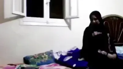 محجبة شرموطة تخون جوزها مع جارها سكس مصري xnxx