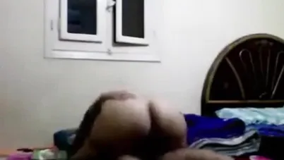 محجبة شرموطة تخون جوزها مع جارها سكس مصري xnxx