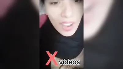 يلعب في كس حبيبته ويخليها تمصله زبه سكس مصري xnxx