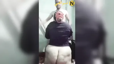 ميلف فلاحة تمص زب شاب قد ابنها سكس مصري xnxx