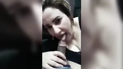 اجمد ميلف خبرة تمص زب عشيقها وتحلبه سكس مصري xnxx