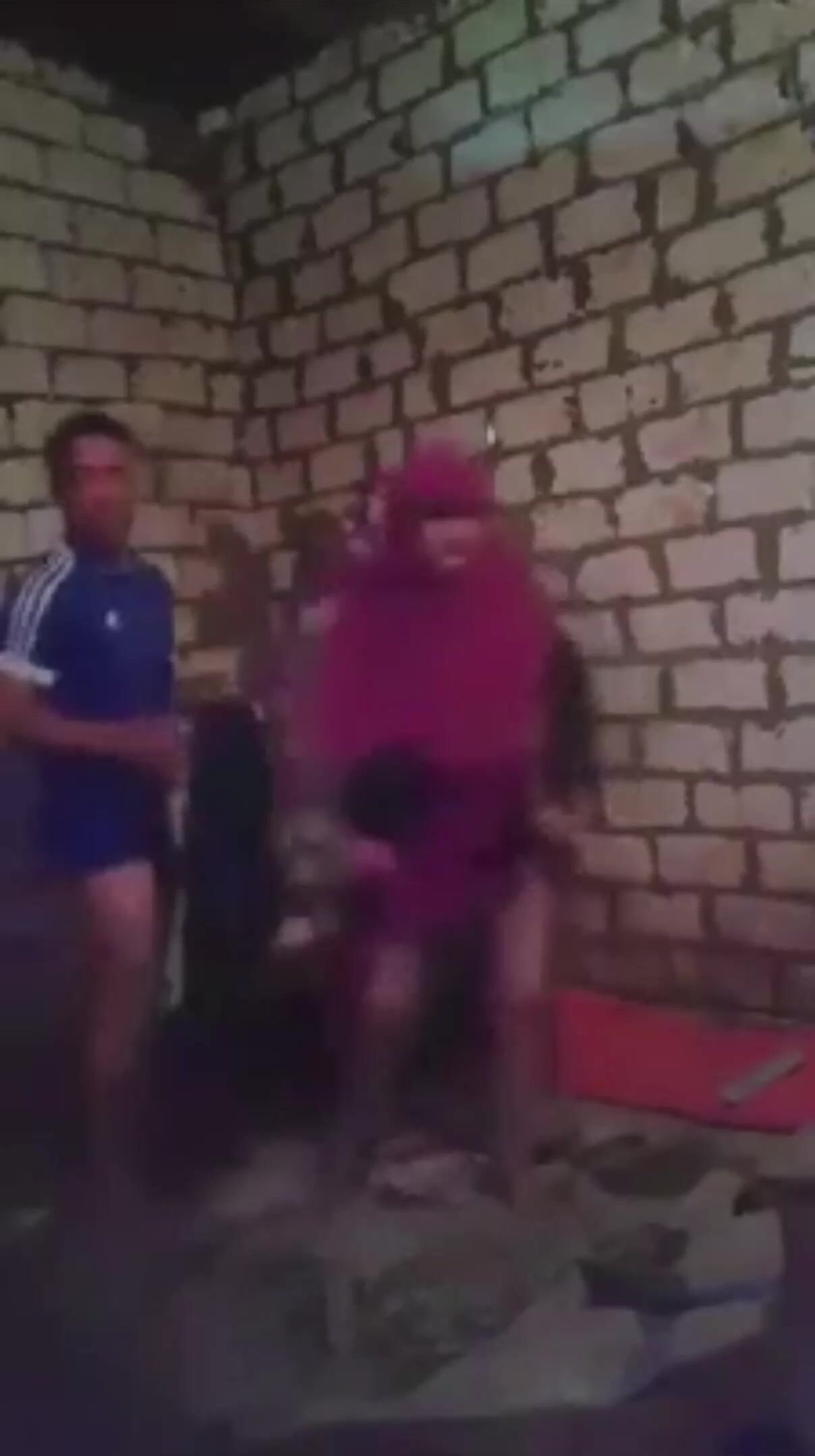 شاب يزنق محجبة في بيت مهجور وينيكها سكس مصري xnxx