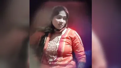 واخد حبيبته في كافيه ويبوسها ويقفشلها سكس عربي xnxx