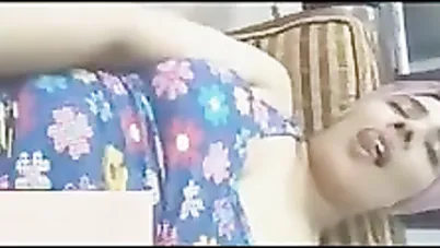 تجميعة نودز لميلف فاجرة تعرض جسمها كله لعشيقها سكس نودز مصري xnxx