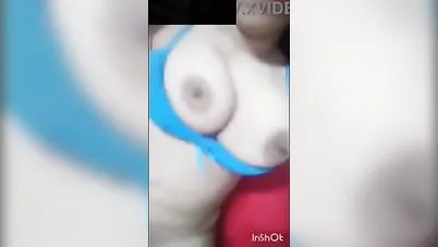 لبوة هايجة اوي تبعبص كسها وتدعك فيه وتصوت اف اح سكس نودز مصري