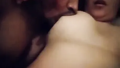 عنتيل ينيك مرات صاحبه الشرموطة سكس مصري