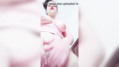 بنت بيضا لبن تلعب في كسها سكس نودز مصري