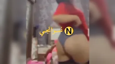 بنت هايجة اوي تفرج صاحبها على بزازها وجسمها الكيرفي سكس نودز مصري