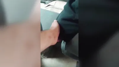 تحرش بطيز ميلف بالعباية في المواصلات سكس مصري xnxx