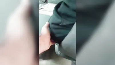 تحرش بطيز ميلف بالعباية في المواصلات سكس مصري xnxx