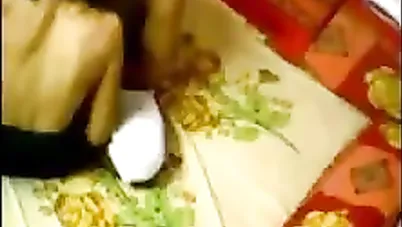 نيك مصري رومانسي يلعب في كس حبيبته ويفشخ كسها سكس مصري xnxx