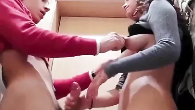 يفشخ زميلته في الشغل نيك سكس عربي xnxx