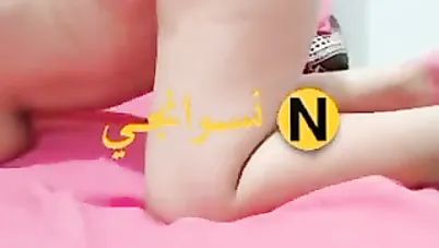 شاب زانق شرموطة فاجرة بجسم لبن نازل فيها نيك سكس مصري xnxx