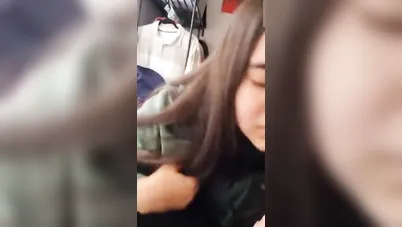 تطلع بزازها لحبيبها في المحل  سكس عربي xnxx