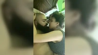 واد مع صاحبته يدخنو مع بعض وأحلى سهرة نيك سكس مصري xnxx