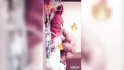 عنتيل فاجر يفشخ مراته نيك وهي نايمة سكس مصري xnxx