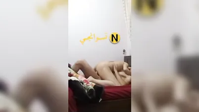 واد فاجر جايب عشيقتو الشقة ويخليها تركب على زبه سكس مصري