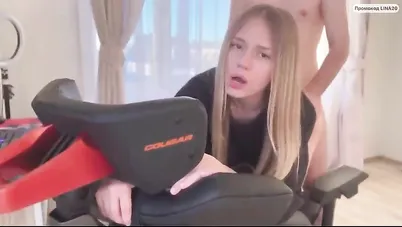 سكس مترجم - اختي احببت هديتي كثيراً وضاجعتني سكس اخوات xnxx sister