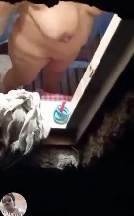 امهات محارم مصر الحمام ‫شاب مصري منحرف يتجسس على جارته وهي ملط في الحمام سكس نودز مصري‬‎