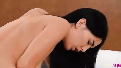 سكس مترجم اختي تبحث عن قضيب كبير سكس اخوات محارم ixxx sister sex