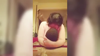 ميلف مربربة تركب زب شاب هايج سكس مصري